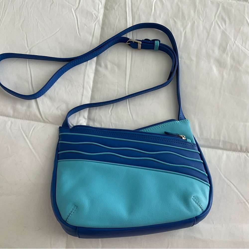 ILI. HANDBAG